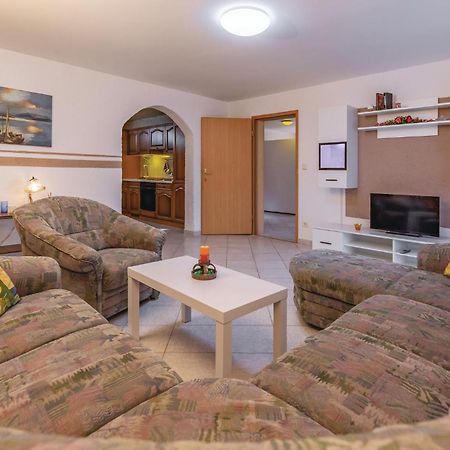 3 Bedroom Awesome Apartment In Pavicini Exteriör bild